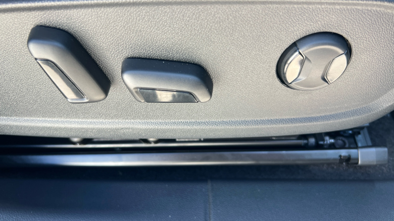 Ford Explorer 210kW Select 77kWh 5dr Auto Electric Estate